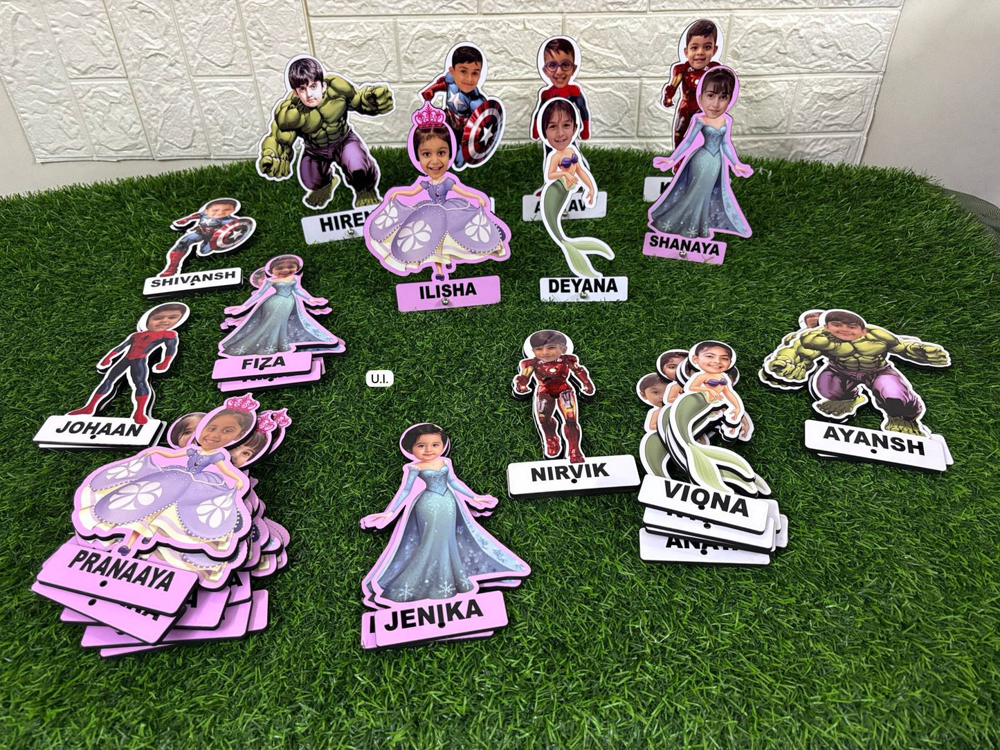 Personalized Photo Caricature Table Stand