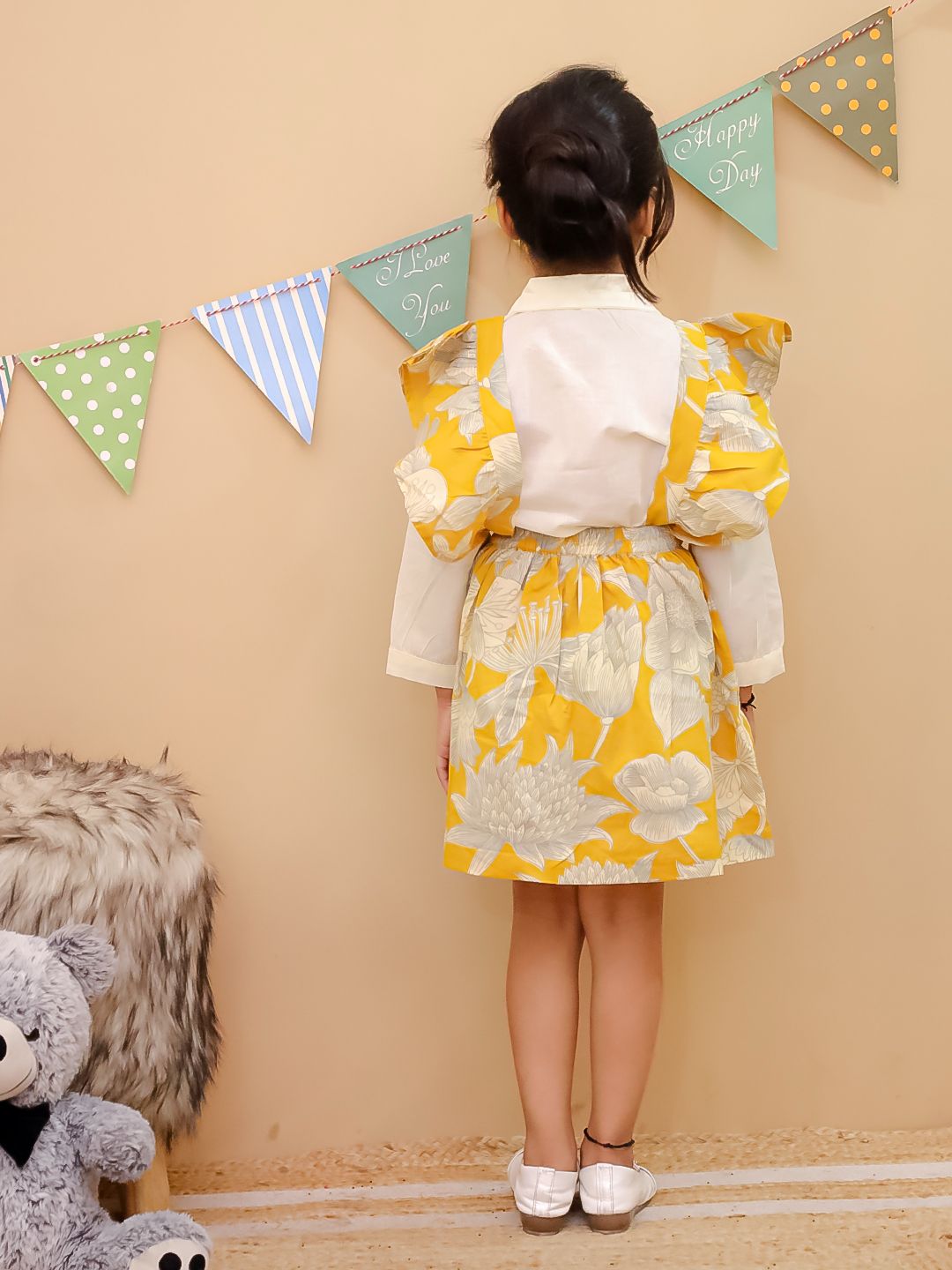 HOK Beautiful Girls Shirt and Skirt with frilled straps