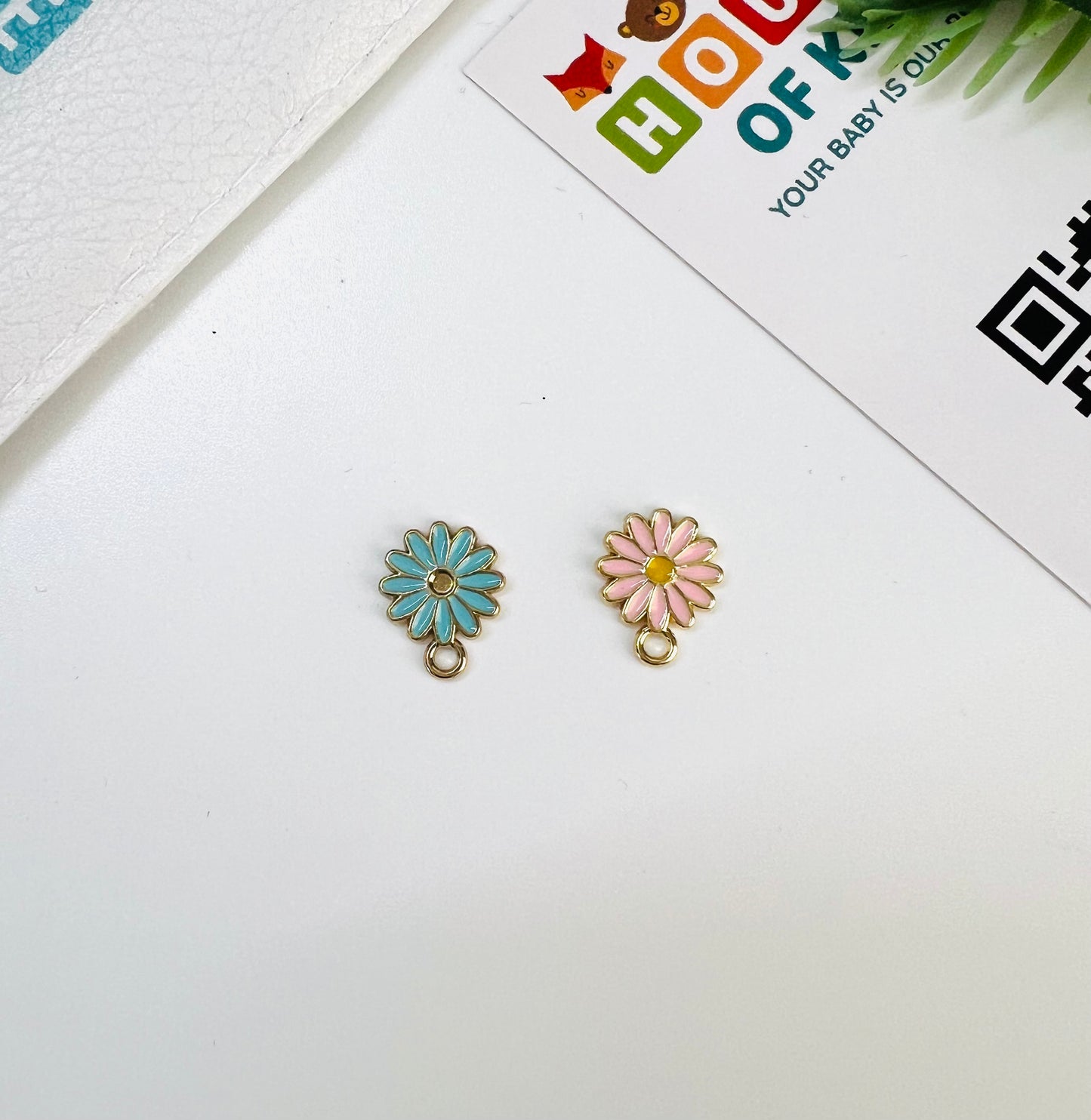HOK Small Flower Charm - Get with Lobster Lock - 2 Colours