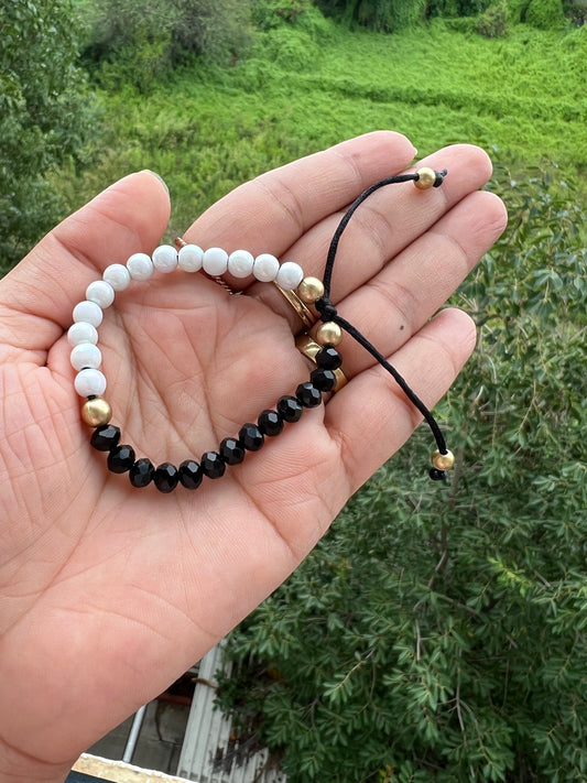 Adjustable Thread Black and White Bracelet