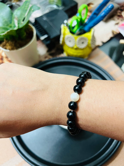 Black with one pearl Beads Bracelet - Stretchable (Perfect for Dailywear)