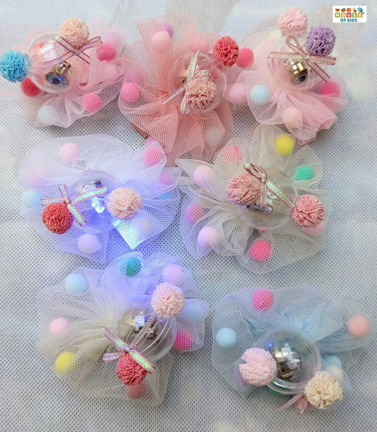 Beautiful Pom-Pom Light Clips