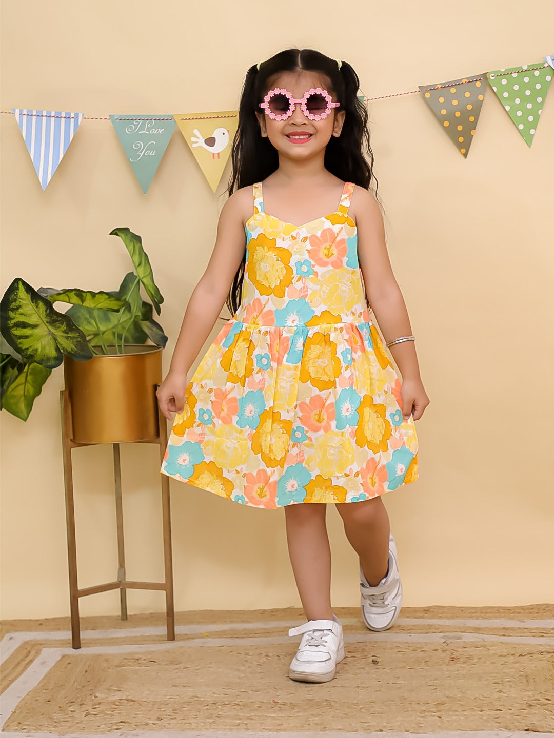 HOK Adorable Heart-Yoke Frock for summers