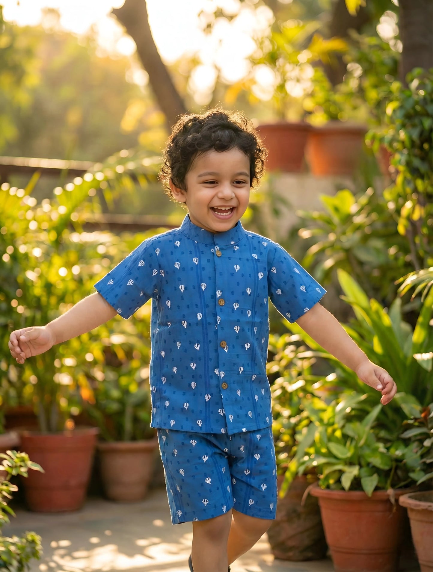 Boys royal blue printed cotton shirt and shorts set