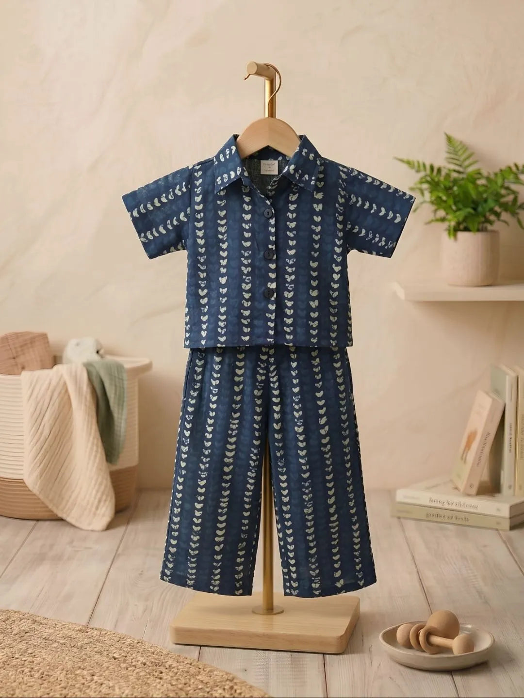 Stylish girls blue cotton co-ord set front angle