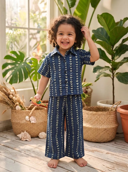 Kids blue printed shirt and pant set front look