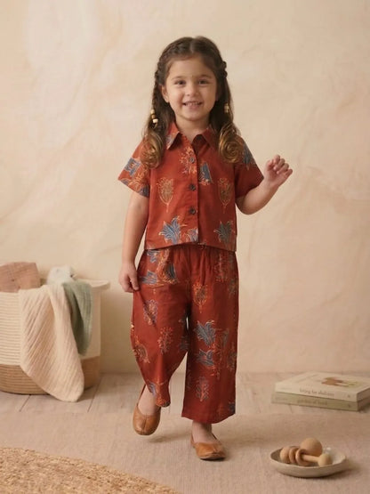Stylish girls rust cotton co-ord set front angle